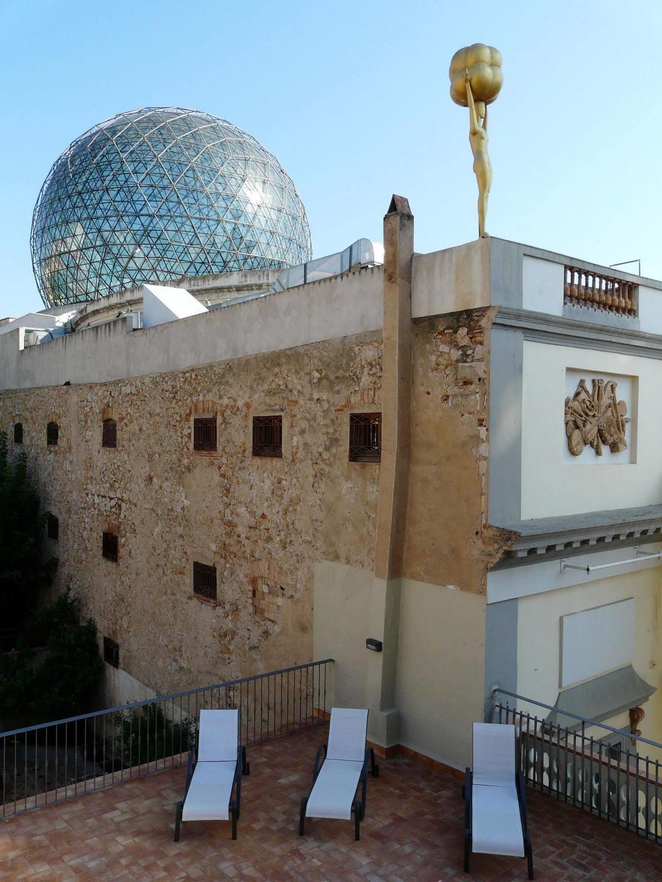 The Museum Apartments Фигерас Экстерьер фото