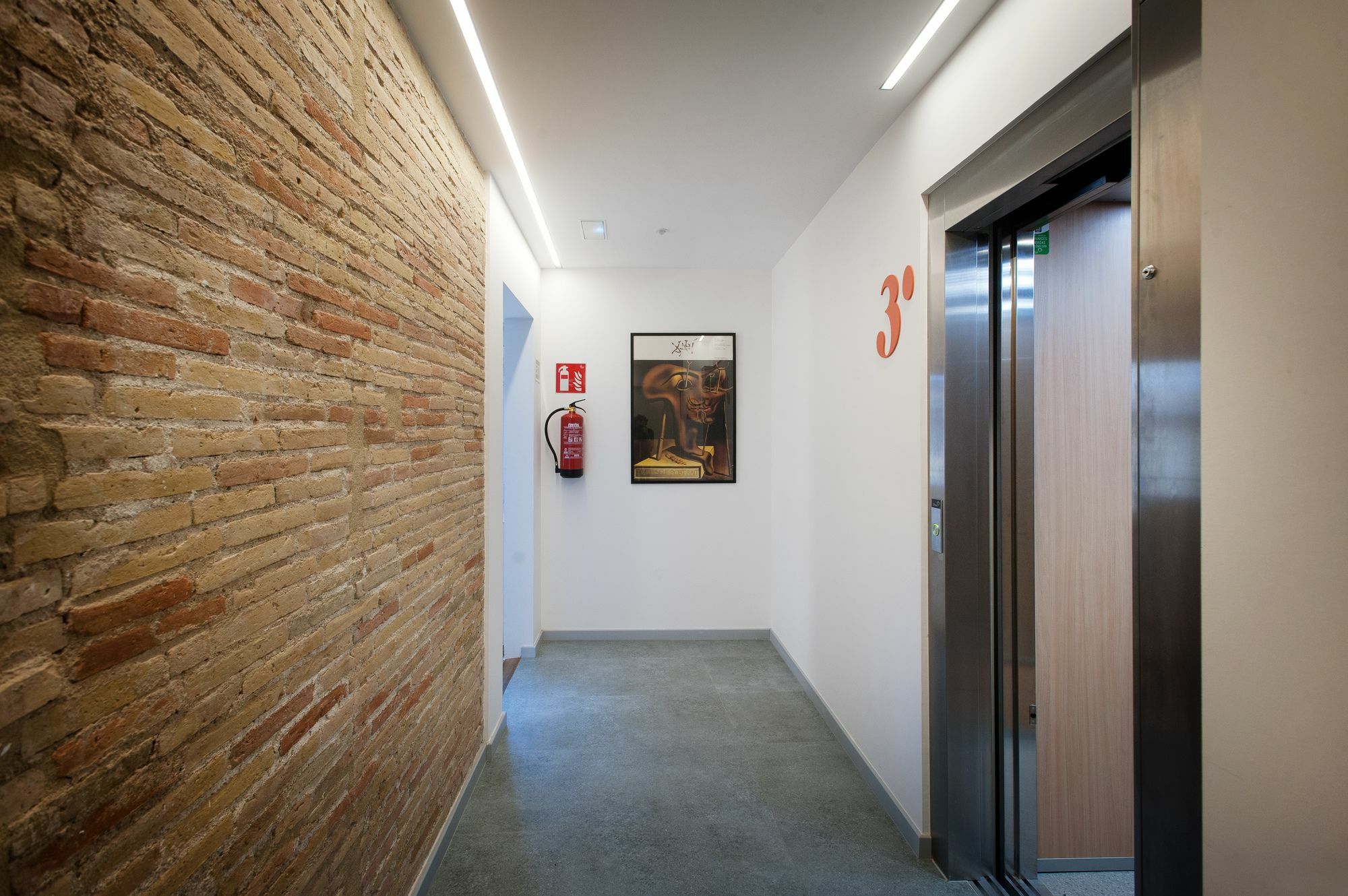The Museum Apartments Фигерас Экстерьер фото